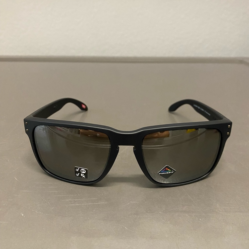 Oakley Holbrook XL Sunglasses Matte Black Polarized NEW never worn